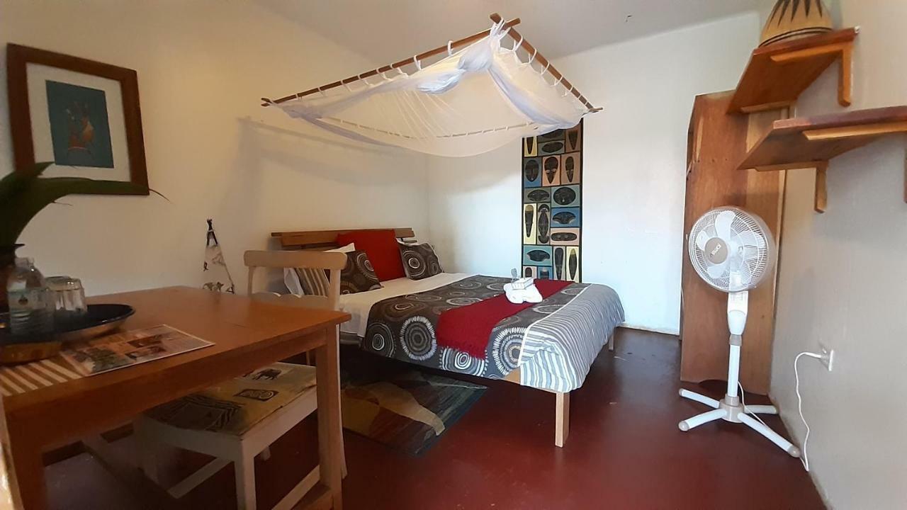 Gately Inn Entebbe Exteriör bild