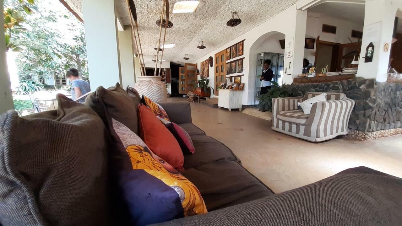 Gately Inn Entebbe Exteriör bild